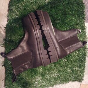 Black suede Studio Caroline platform boots size 6.5